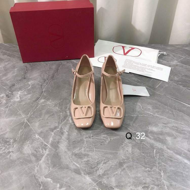 Picture of Valentino Shoes _SKUValentinosz35-406CMYY040920249
